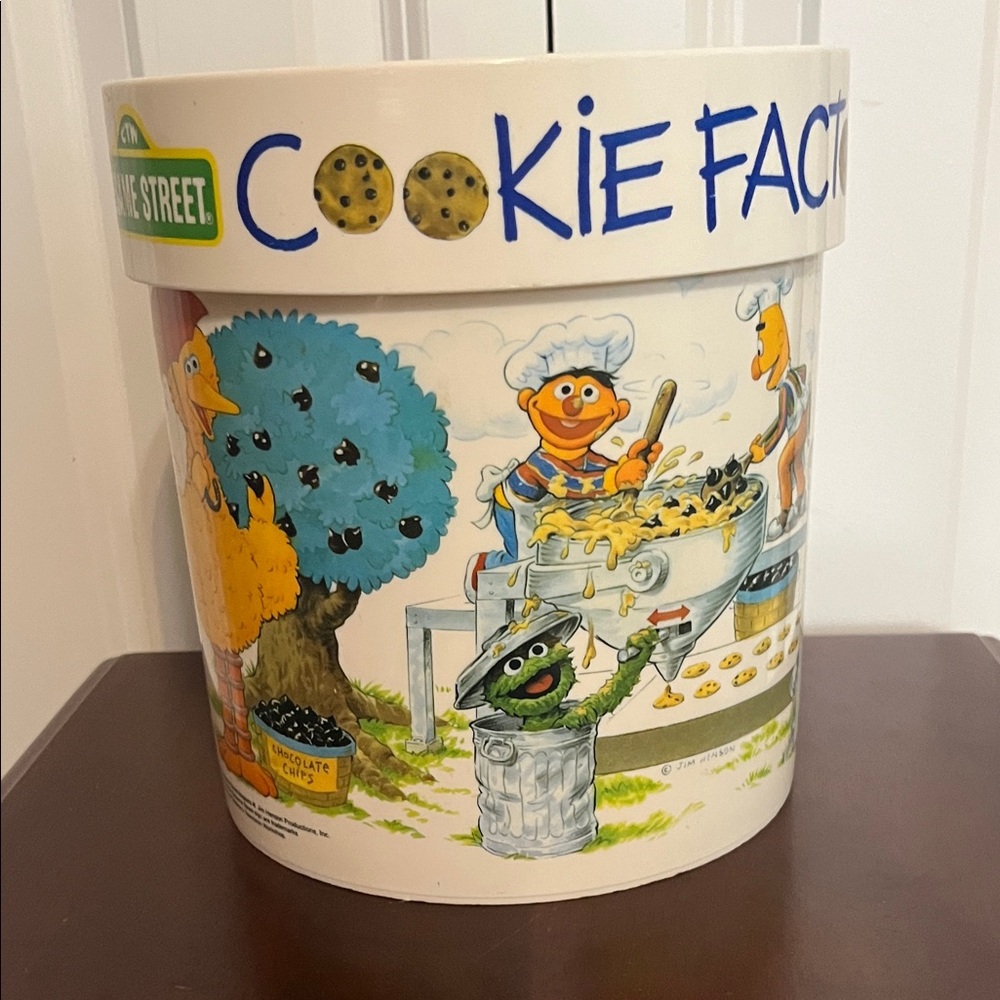 Vintage Sesame Street Melamine Cookie Jar 90s Peter Pan Industries RARE